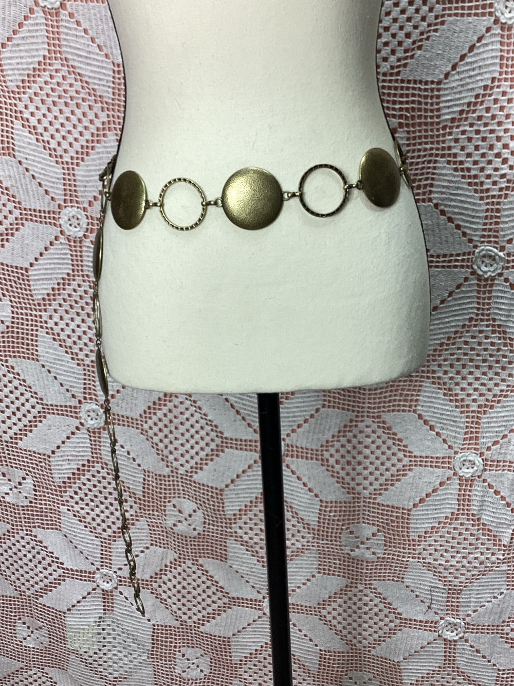 Gold Tone Circle-Link Chain Waist Belt